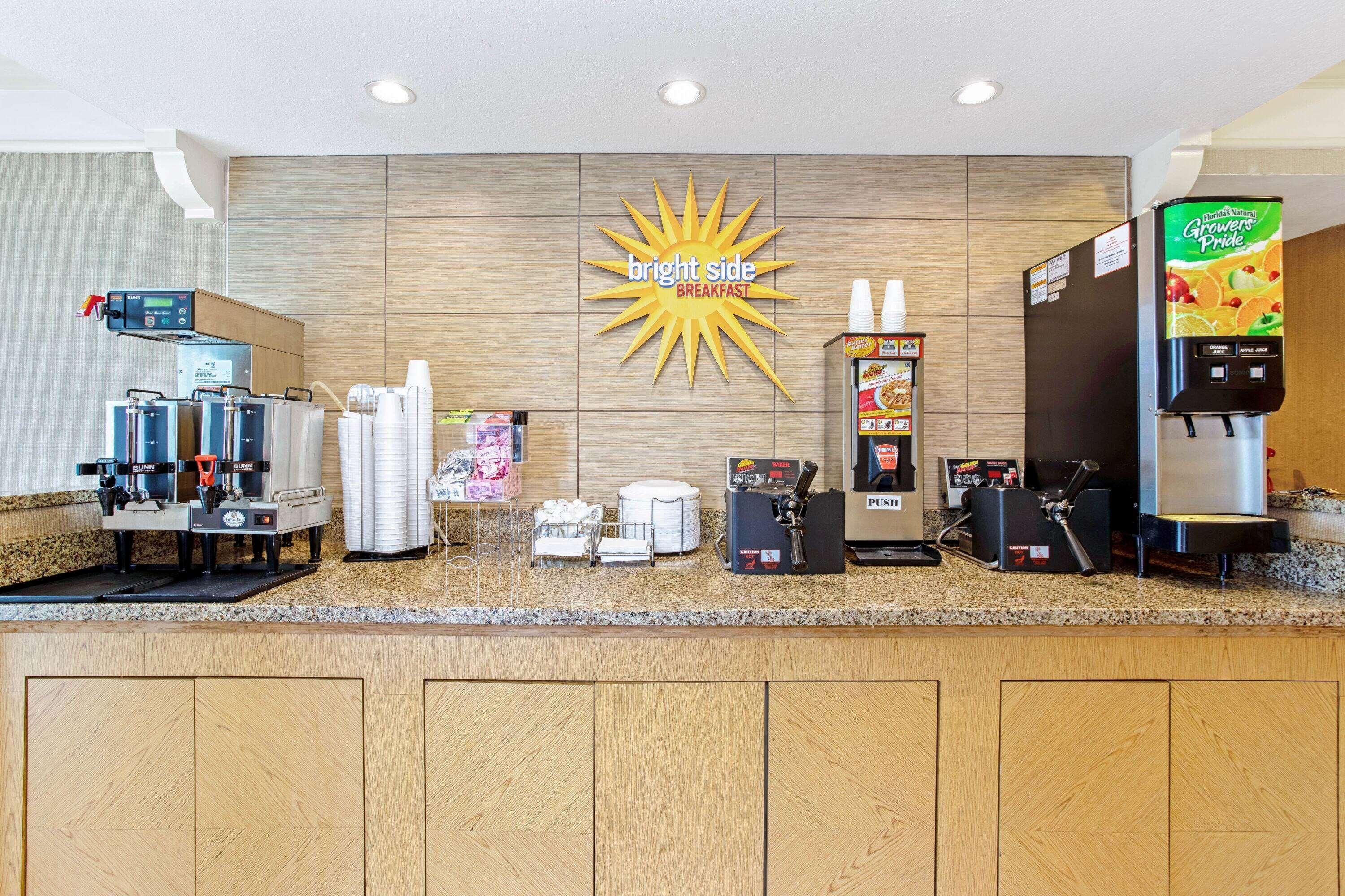 La Quinta Inn By Wyndham Orlando Airport West Eksteriør bilde