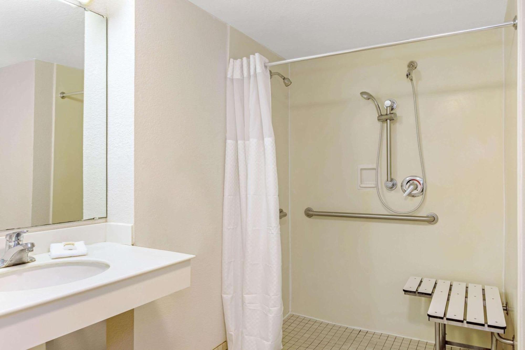 La Quinta Inn By Wyndham Orlando Airport West Eksteriør bilde