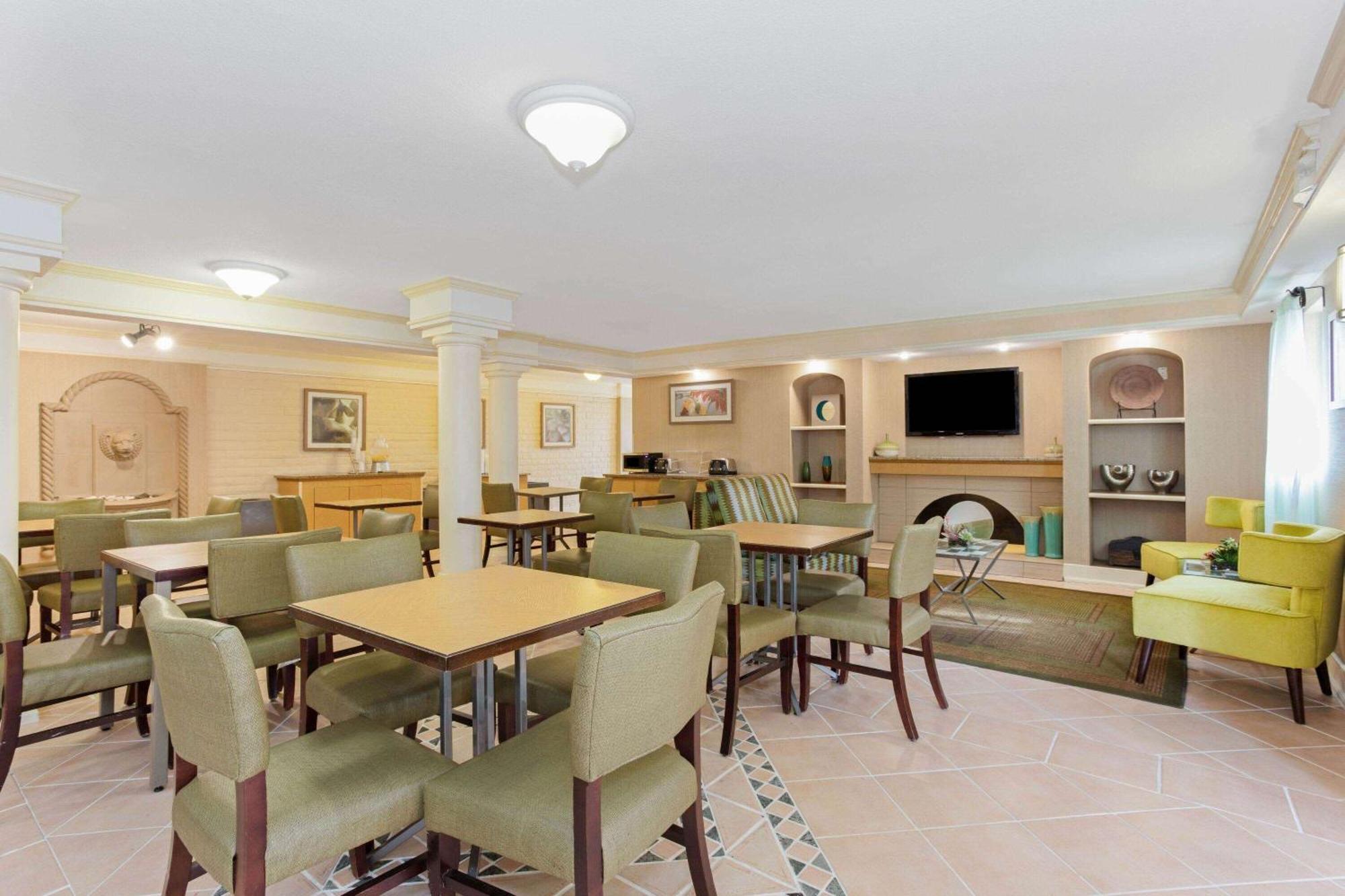 La Quinta Inn By Wyndham Orlando Airport West Eksteriør bilde