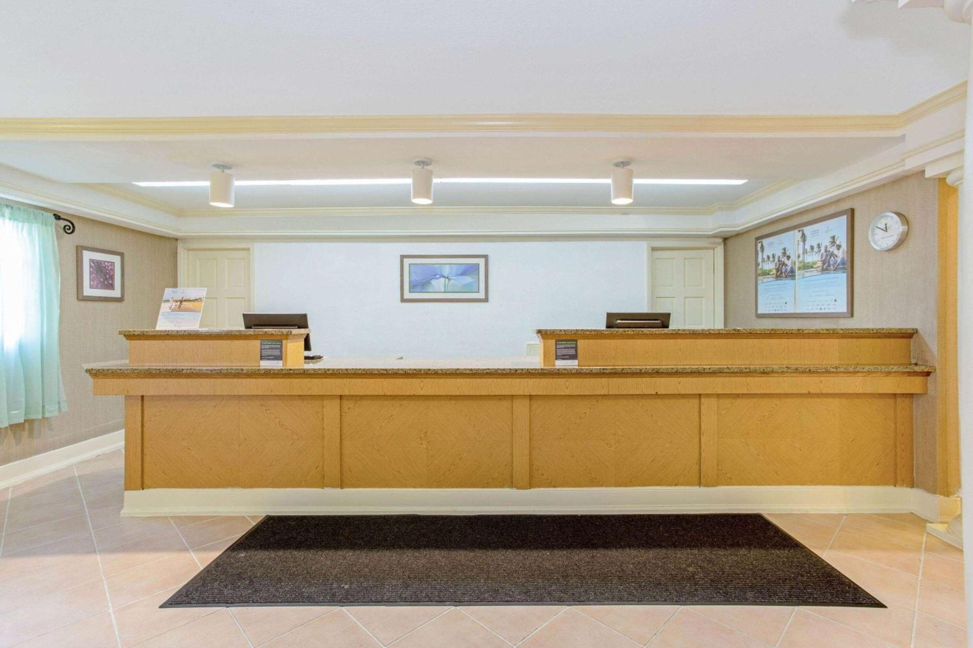 La Quinta Inn By Wyndham Orlando Airport West Eksteriør bilde